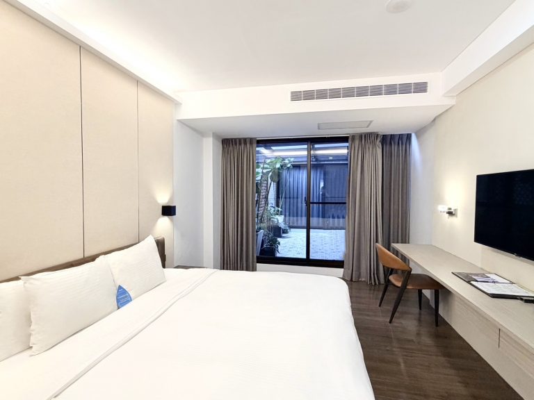Deluxe Connecting Quadruble Room